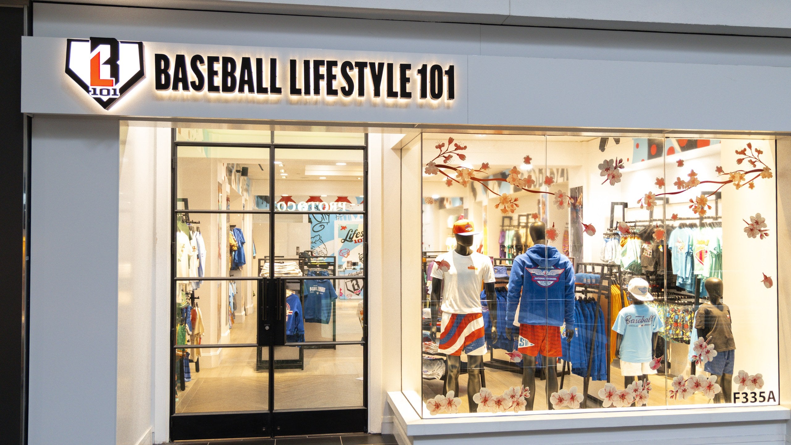 Woodfield Mall BL101 Retail Experience Store - Baseball Lifestyle 101