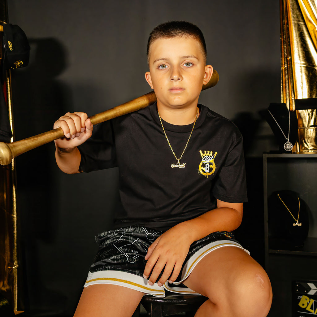 Youth model wearing Yellow Gold BL101 Established necklace