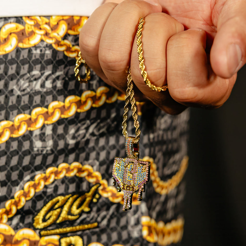 Model holding Yellow Gold BL101 Drip Plate necklace