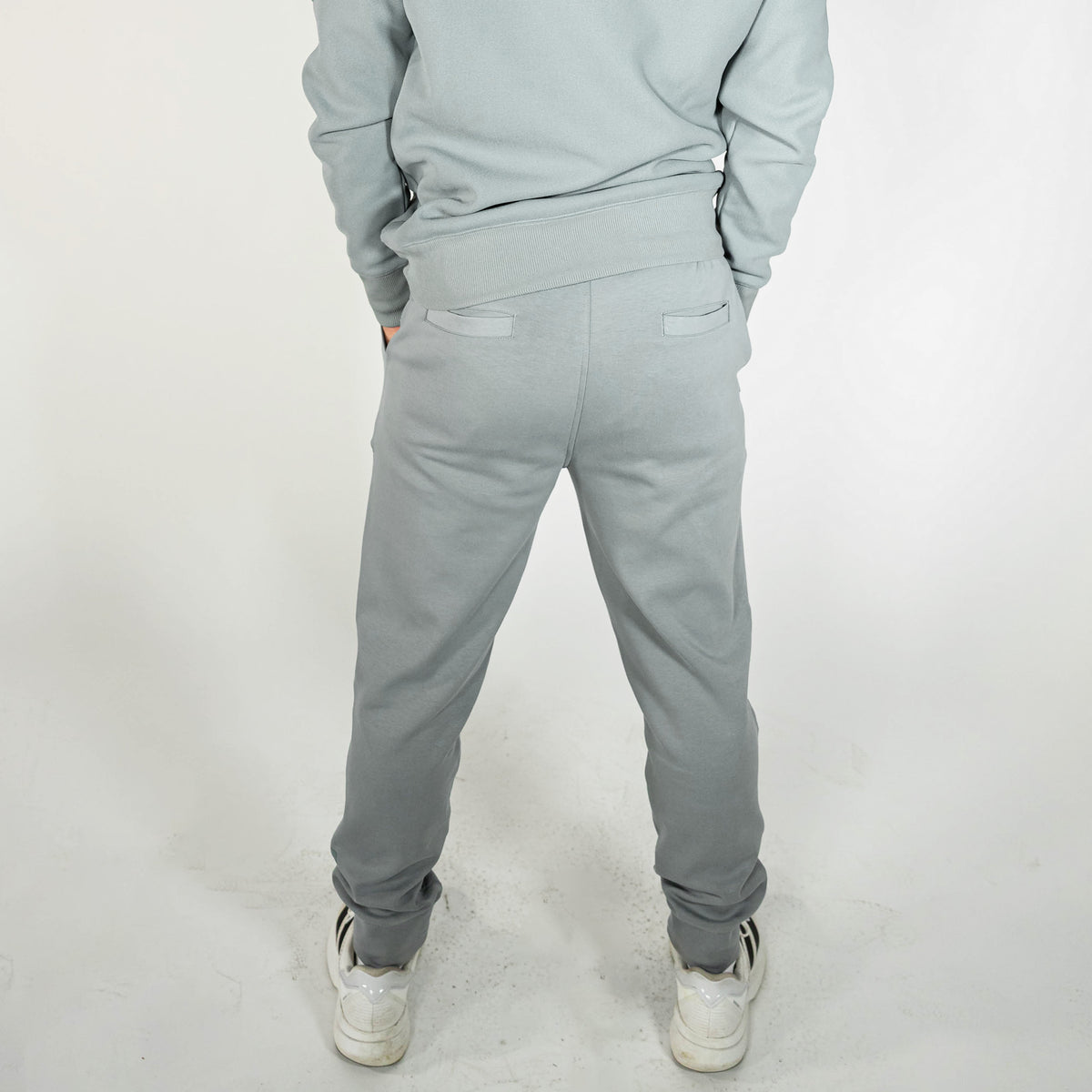 Adult model wearing gray Realtree Aspect Diamond Relaxed Fit Camo joggers