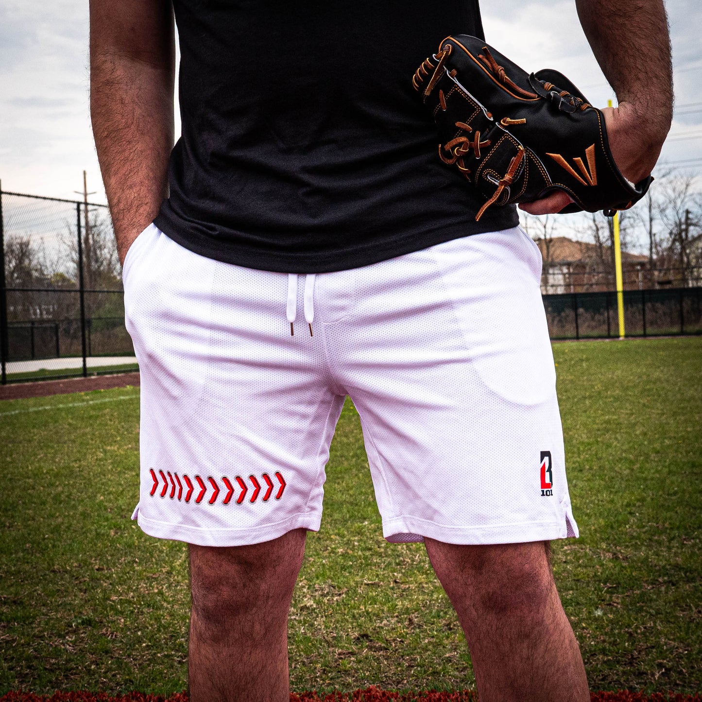 white shorts, white baseball shorts, white baseball seams shorts